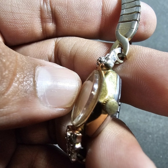 Vintage Pierre Vallee Cockatil Watch Gold Tone Not Working For Parts Or Repair s - Picture 2 of 8